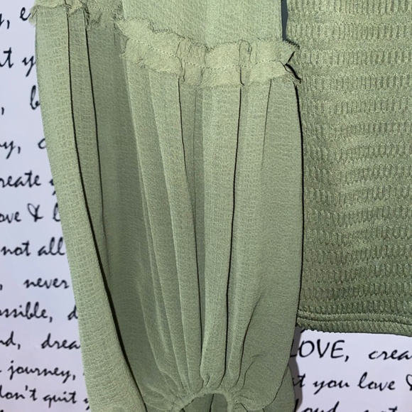 BALLOON-SLEEVE SMOCKED TOP - Picture 6 of 9